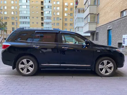 Toyota Highlander 2011 года за 13 100 000 тг. в Астана