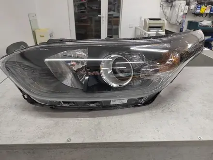 Фара передняя Kia Ceed за 5 000 тг. в Астана