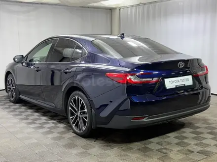 Toyota Camry Luxe 2024 года за 19 600 000 тг. в Алматы – фото 2