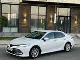 Toyota Camry 2020 года за 14 000 000 тг. в Астана