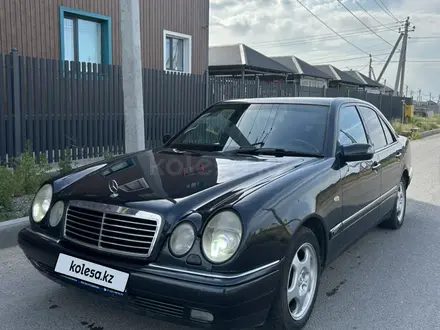 Mercedes-Benz E 280 1998 года за 3 480 000 тг. в Тараз – фото 2