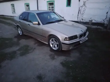 BMW 320 1993 года за 1 650 000 тг. в Караганда – фото 3