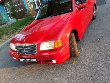 Mercedes-Benz C 220 1994 года за 1 900 000 тг. в Алматы