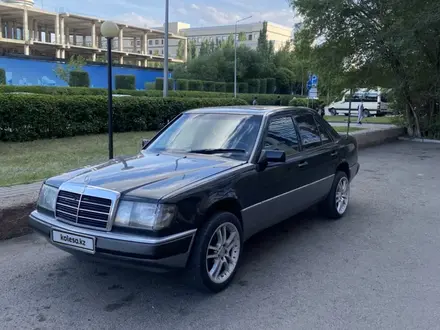 Mercedes-Benz E 320 1991 года за 2 000 000 тг. в Алматы