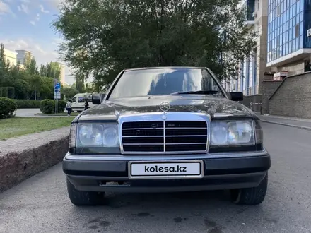Mercedes-Benz E 320 1991 года за 2 000 000 тг. в Алматы – фото 2