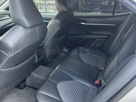 Toyota Camry 2019 года за 11 300 000 тг. в Шымкент – фото 14