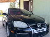 Volkswagen Jetta 2007 годаүшін2 490 000 тг. в Шымкент