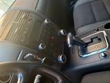 Volkswagen Touareg 2009 года за 7 500 000 тг. в Атырау – фото 2