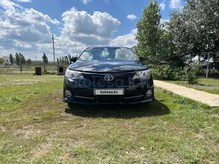 Toyota Camry 2012 года за 7 500 000 тг. в Актобе – фото 3