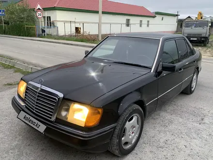 Mercedes-Benz E 230 1991 года за 1 600 000 тг. в Шымкент