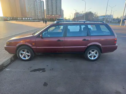 Volkswagen Passat 1994 года за 1 900 000 тг. в Астана – фото 4