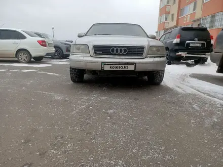 Audi A8 1999 года за 2 500 000 тг. в Астана