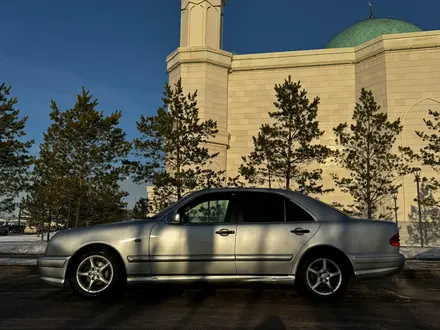 Mercedes-Benz E 220 1996 года за 4 300 000 тг. в Астана – фото 4