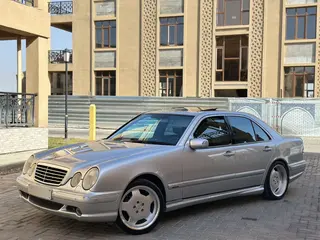 Mercedes-Benz E 320