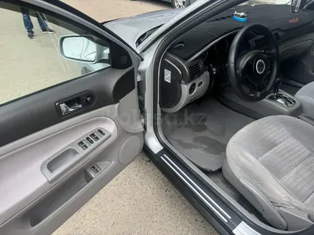 Volkswagen Passat 2002 года за 2 800 000 тг. в Астана – фото 13