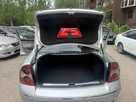 Volkswagen Passat 2002 года за 2 800 000 тг. в Астана – фото 14