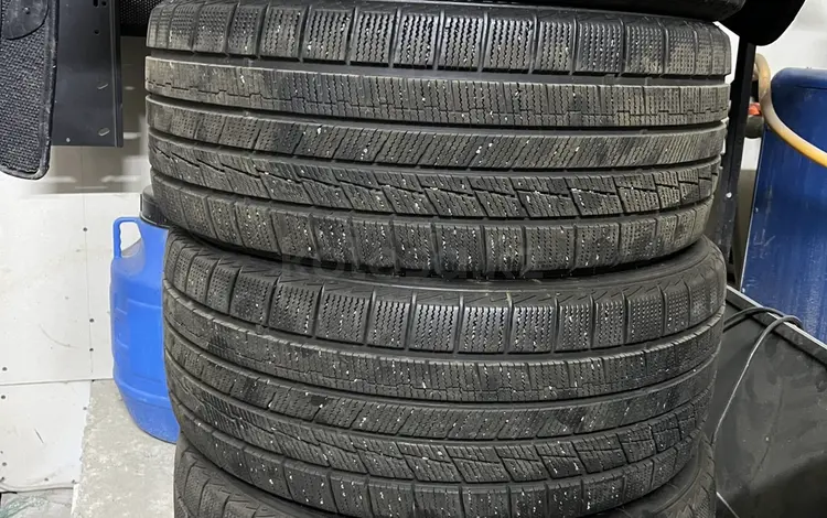 Шины 235/40/R19 за 124 000 тг. в Алматы