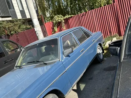 Mercedes-Benz E 250 1981 года за 1 000 000 тг. в Алматы – фото 3