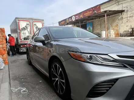 Toyota Camry 2020 года за 11 000 000 тг. в Тараз – фото 2