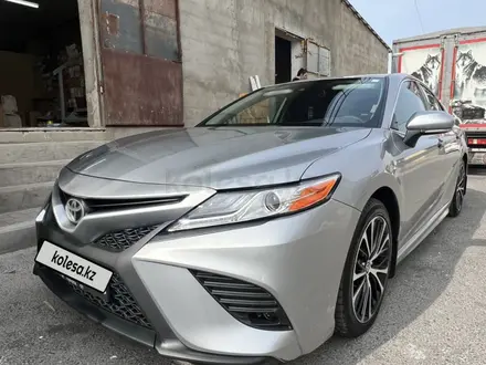 Toyota Camry 2020 года за 11 000 000 тг. в Тараз