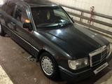 Mercedes-Benz E 200 1990 года за 1 100 000 тг. в Караганда