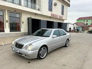 Mercedes-Benz E 280