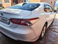 Toyota Camry 2020 года за 13 200 000 тг. в Семей – фото 12