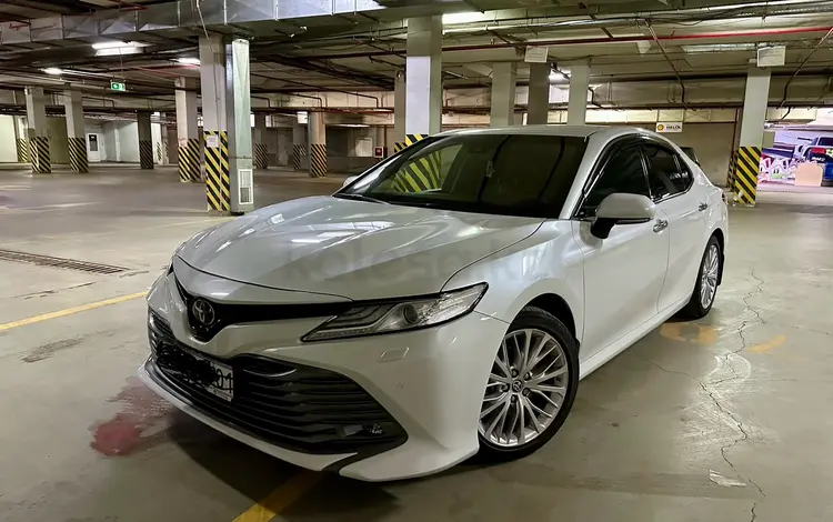 Toyota Camry 2020 года за 16 700 000 тг. в Астана