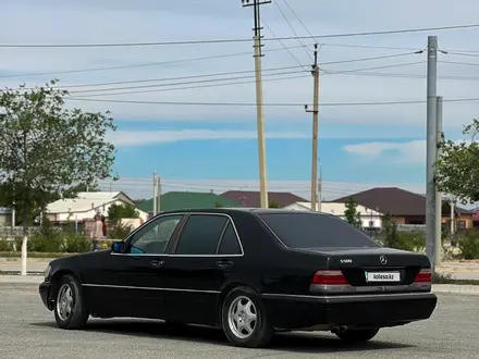 Mercedes-Benz S 320 1997 года за 3 500 000 тг. в Атырау – фото 4