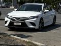 Toyota Camry 2020 года за 8 700 000 тг. в Атырау