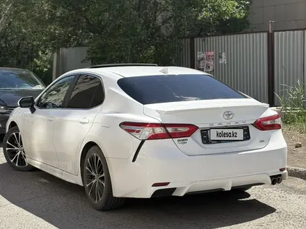 Toyota Camry 2020 года за 8 700 000 тг. в Атырау – фото 11