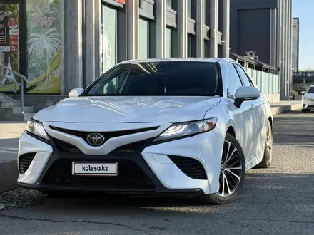 Toyota Camry 2020 года за 8 700 000 тг. в Атырау – фото 13