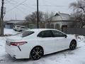 Toyota Camry 2020 года за 8 700 000 тг. в Атырау – фото 16