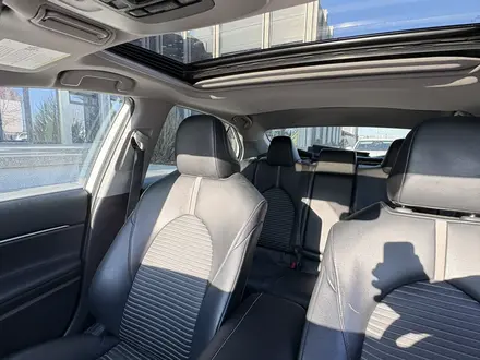 Toyota Camry 2020 года за 8 700 000 тг. в Атырау – фото 19