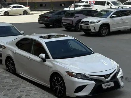Toyota Camry 2020 года за 8 700 000 тг. в Атырау – фото 8