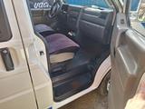 Volkswagen Transporter 2001 года за 4 850 000 тг. в Алматы – фото 2
