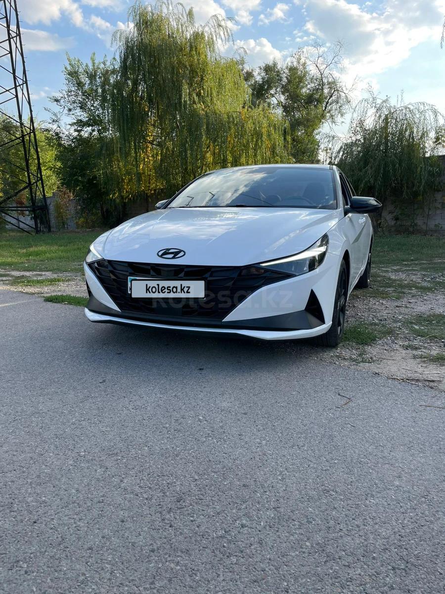 Hyundai Elantra 2022 г.