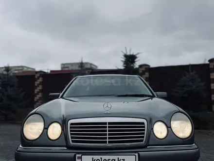 Mercedes-Benz E 280 1999 года за 4 700 000 тг. в Актобе – фото 3