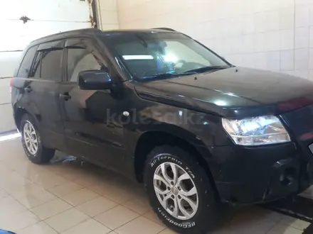 Suzuki Grand Vitara 2007 года за 4 200 000 тг. в Уральск – фото 2