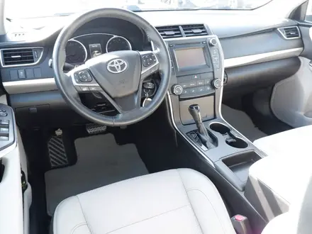 Toyota Camry 2017 года за 11 500 000 тг. в Алматы – фото 19