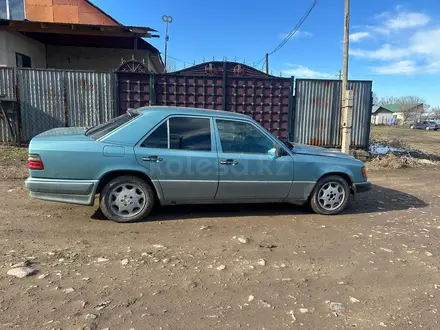 Mercedes-Benz E 220 1991 года за 1 499 990 тг. в Алматы – фото 3