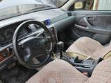 Toyota Camry 1998 года за 3 500 000 тг. в Шиели – фото 5