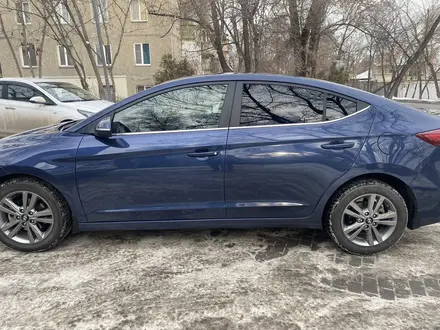 Hyundai Elantra 2018 года за 7 800 000 тг. в Алматы – фото 2