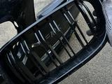 Решетка в бампер BMW f10 за 20 000 тг. в Алматы