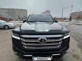 Toyota Land Cruiser 2023 года за 63 000 000 тг. в Астана