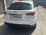 Infiniti QX70 2014 года за 11 900 000 тг. в Алматы – фото 2