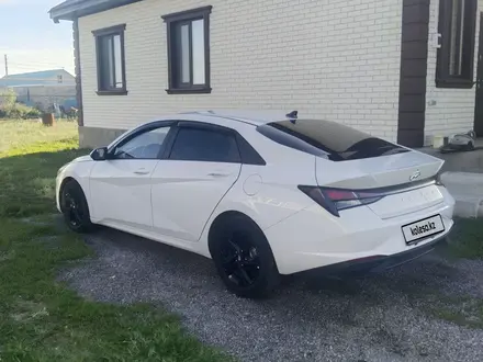 Hyundai Elantra 2023 года за 7 800 000 тг. в Актобе – фото 12