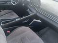 Hyundai Elantra 2023 года за 7 800 000 тг. в Актобе – фото 19