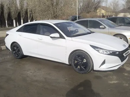 Hyundai Elantra 2023 года за 7 800 000 тг. в Актобе – фото 2