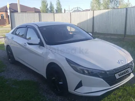 Hyundai Elantra 2023 года за 7 800 000 тг. в Актобе – фото 8